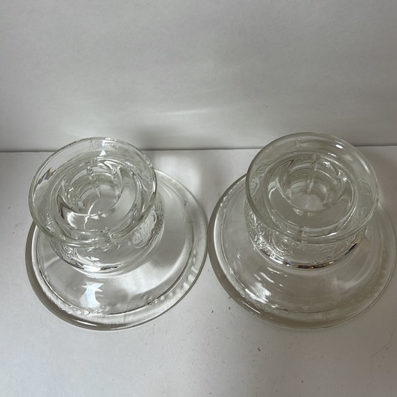 Vintage 1980 Madrid candleholders set of 2 pressed glass scroll floral design - Picture 4 of 10